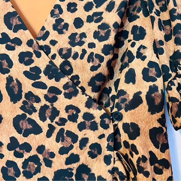 Gianni Bini Leopard V-Neck Tunic/Dress Small Wrap dress - Picture 3 of 13